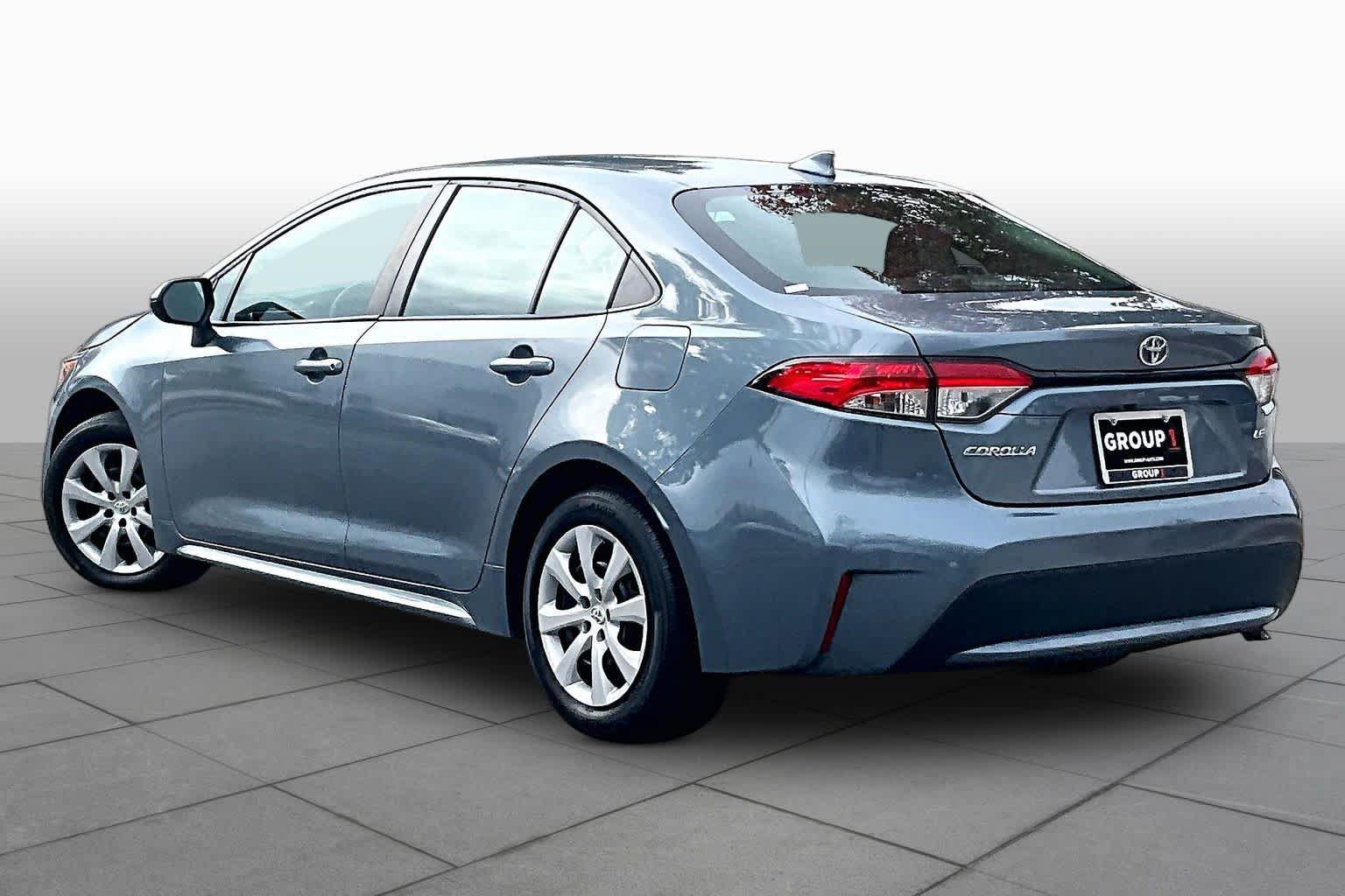 Used 2022 Toyota Corolla LE FWD image 12