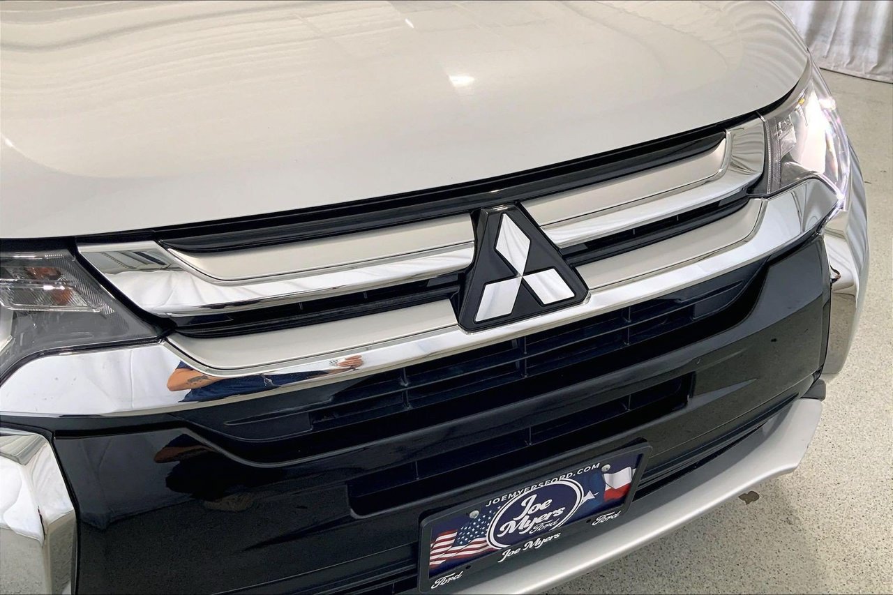 Used 2017 Mitsubishi Outlander SEL FWD image 30