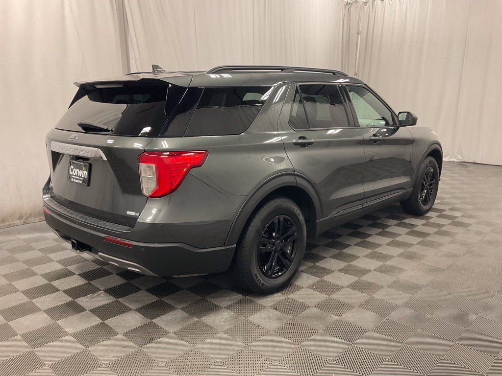 Used 2020 Ford Explorer XLT w/ Equipment Group 202A AWD/4WD image 8