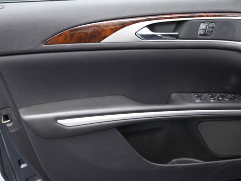 Used 2014 Lincoln MKZ AWD image 14