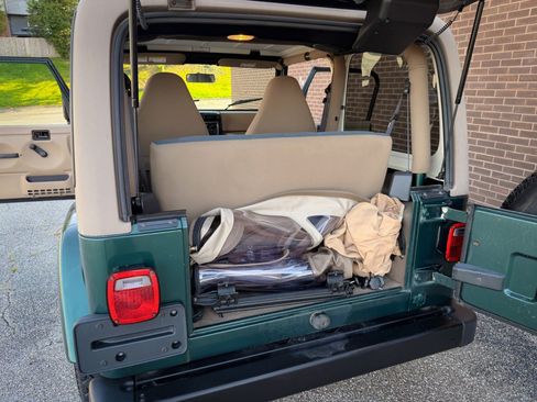Used 2000 Jeep Wrangler Sahara AWD/4WD image 15