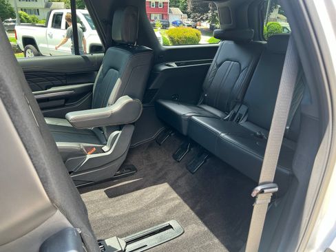 Certified 2023 Ford Expedition Platinum AWD/4WD image 21