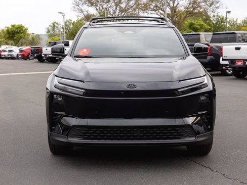 New 2026 Toyota C-HR image 2