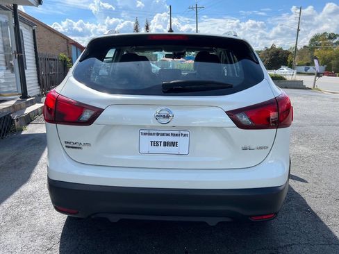 Used 2017 Nissan Rogue Sport SL w/ SL Premium Package image 8