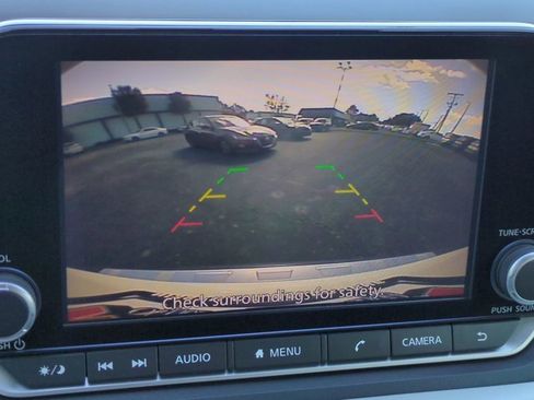 Used 2023 Nissan Rogue SV image 21