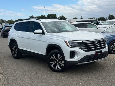 New 2026 Volkswagen Atlas SE FWD image 3