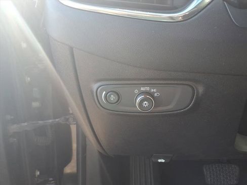 Used 2019 Chevrolet Equinox LT image 6