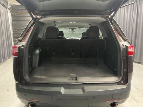 Used 2021 Chevrolet Traverse LT FWD image 9