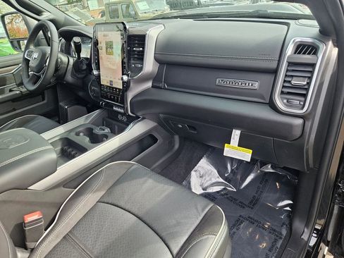 New 2026 RAM 3500 Laramie AWD/4WD image 17