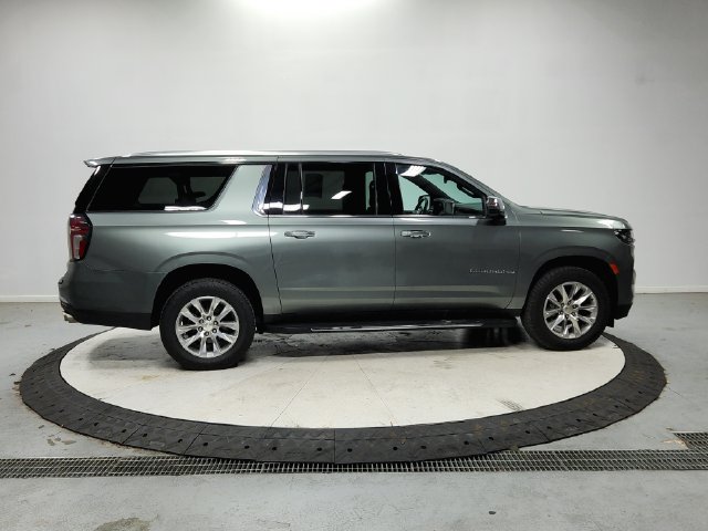 Used 2023 Chevrolet Suburban Premier RWD image 9
