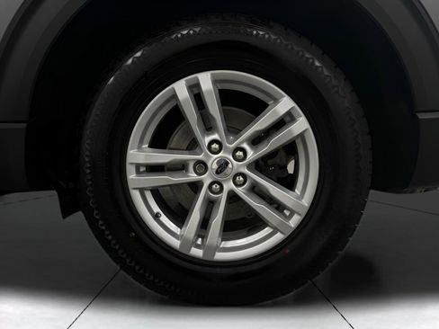 Used 2023 Ford Explorer XLT image 25