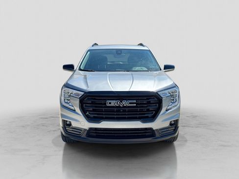 Used 2024 GMC Terrain SLT w/ Elevation Edition AWD/4WD image 12