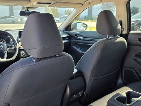 Used 2024 Nissan Altima 2.5 SV image 17