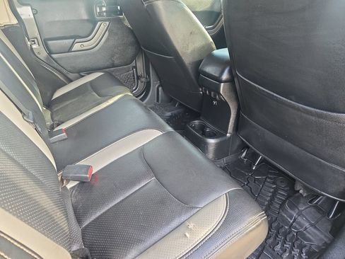 Used 2018 Jeep Wrangler Unlimited Sport S AWD/4WD image 11