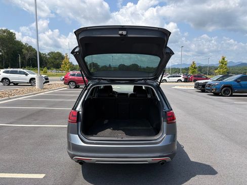 Used 2017 Volkswagen Golf Alltrack S AWD/4WD image 9