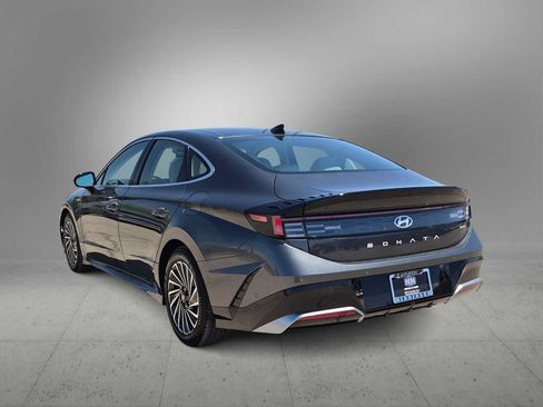 Certified 2025 Hyundai Sonata Limited FWD image 6