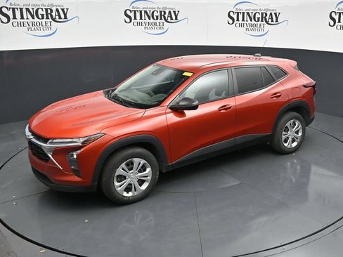Certified 2024 Chevrolet Trax LS w/ Driver Confidence Package FWD image 20