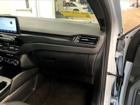 Used 2025 Ford Escape ST-Line Select image 13