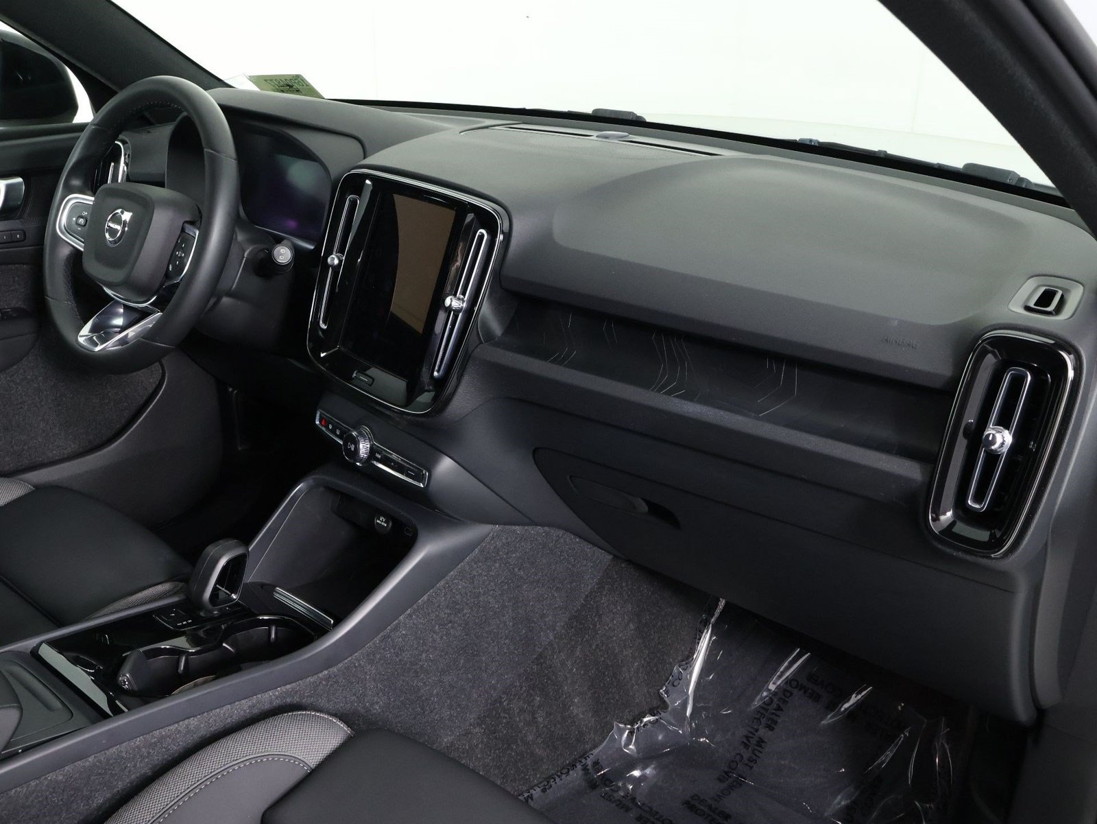 Certified 2023 Volvo XC40 Recharge Core AWD/4WD image 22
