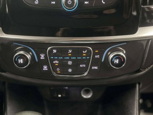 Used 2021 Chevrolet Traverse LS AWD/4WD image 28