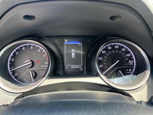 Used 2023 Toyota Camry SE FWD image 13