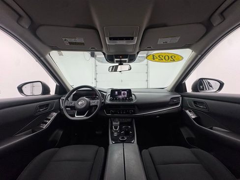 Used 2024 Nissan Rogue S image 3