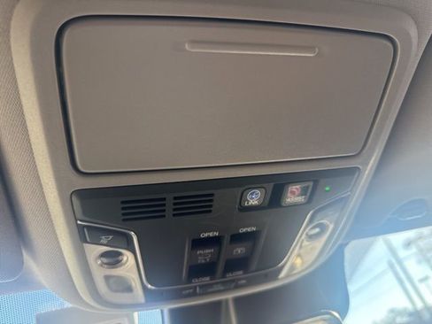 Used 2020 Honda Pilot Elite image 14