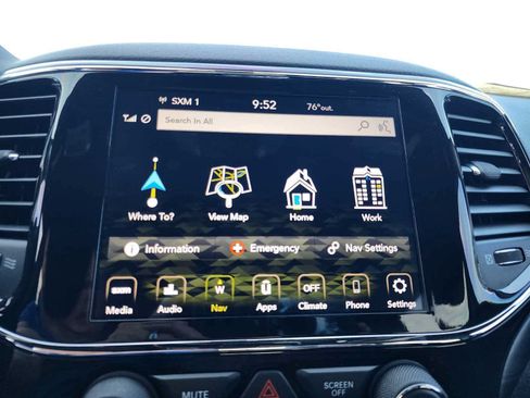 Used 2021 Jeep Grand Cherokee Laredo X AWD/4WD image 23