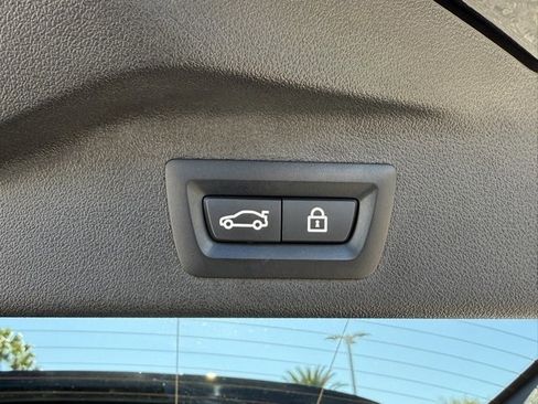 Certified 2023 BMW X7 xDrive40i w/ Executive Package image 16