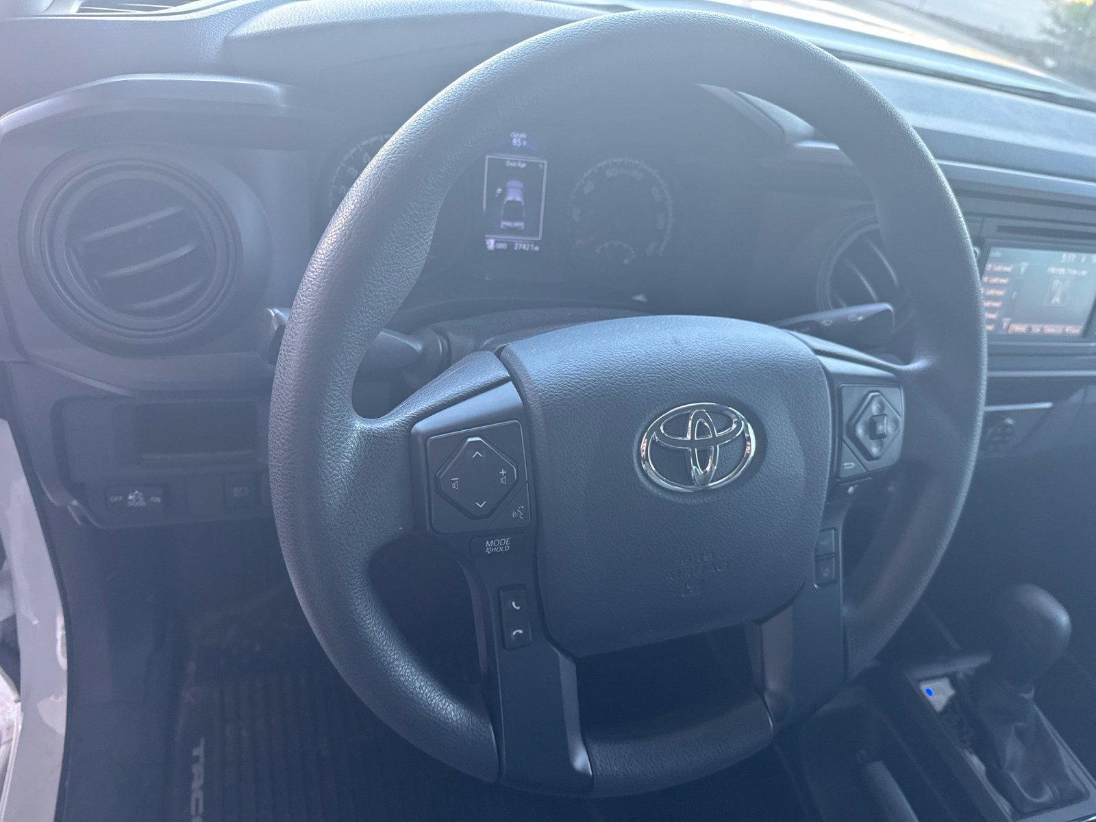 Used 2018 Toyota Tacoma SR w/ SR Convenience Package RWD image 9