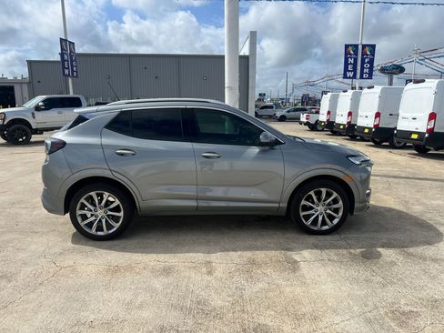 Used 2024 Buick Encore GX Avenir FWD image 2