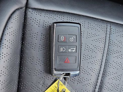 Used 2020 Land Rover Range Rover Evoque R-Dynamic HSE image 36