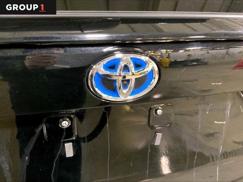 Used 2024 Toyota RAV4 LE image 31