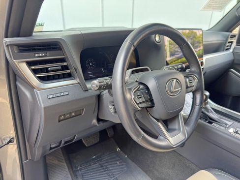 Used 2024 Lexus GX 550 AWD/4WD image 14