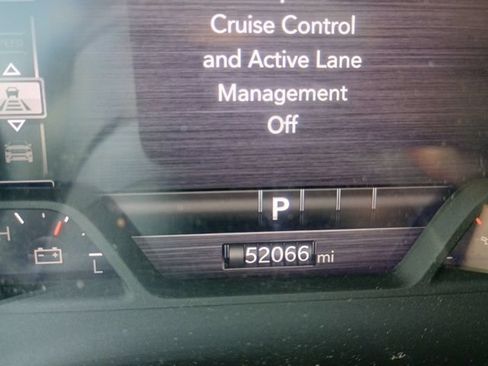Used 2025 RAM 1500 Laramie AWD/4WD image 27