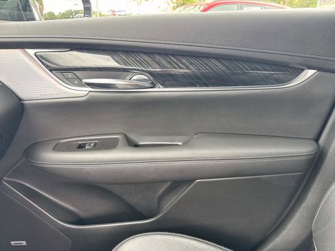 Used 2020 Cadillac XT6 Premium Luxury FWD image 23
