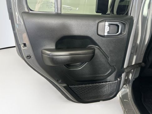 Used 2021 Jeep Wrangler Unlimited Rubicon 4xe w/ Cold Weather Group AWD/4WD image 25