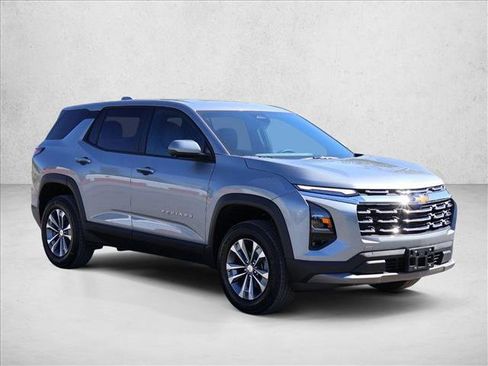 New 2026 Chevrolet Equinox LT w/ Convenience Package II FWD image 6