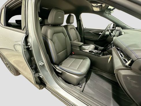 New 2026 Buick Envista Sport Touring image 28