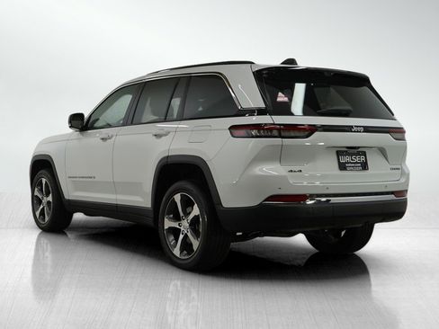 Used 2023 Jeep Grand Cherokee Limited w/ Luxury Tech Group II image 4