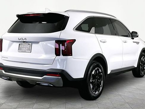 Certified 2026 Kia Sorento S w/ S Panoramic Sunroof Package FWD image 6