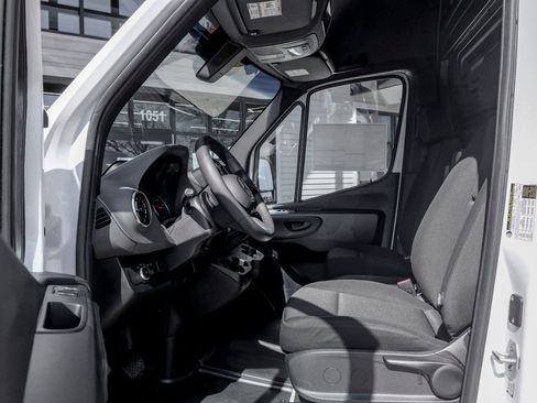 Used 2026 Mercedes-Benz Sprinter 2500 image 12