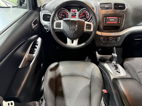 Used 2017 Dodge Journey SE w/ Flexible Seating Group FWD image 16