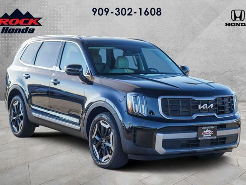 Used 2023 Kia Telluride S image 5