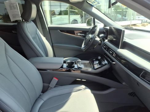 Certified 2022 Lincoln Nautilus Reserve AWD/4WD image 10