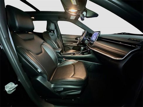 Certified 2024 Jeep Compass Limited w/ High Altitude Package image 22