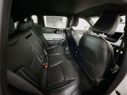 New 2026 Jeep Compass Limited AWD/4WD image 18
