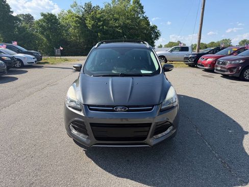 Used 2016 Ford Escape Titanium w/ Equipment Group 301A FWD image 3