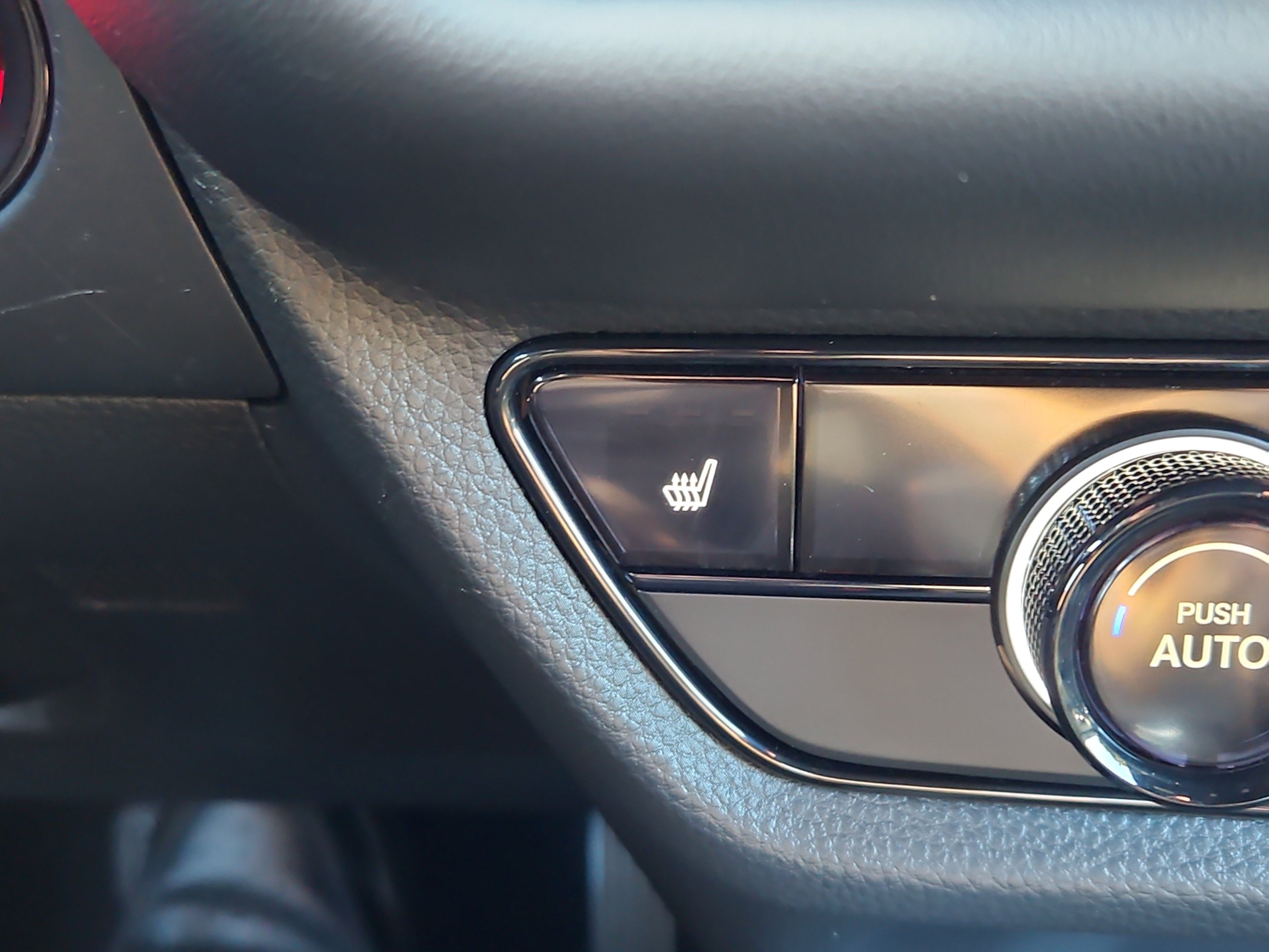 Certified 2025 Honda HR-V Sport image 11