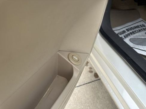 Used 2003 Cadillac CTS 3.2 w/ Preferred Equipment Group image 30